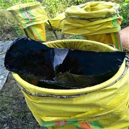 黑龙江回收改性沥青  回收SBS橡胶颗粒高价回收