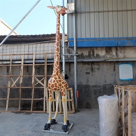 【龙翔景观】深圳玻璃钢长颈鹿雕塑卡通动物玻璃钢园林景观广场摆件价格